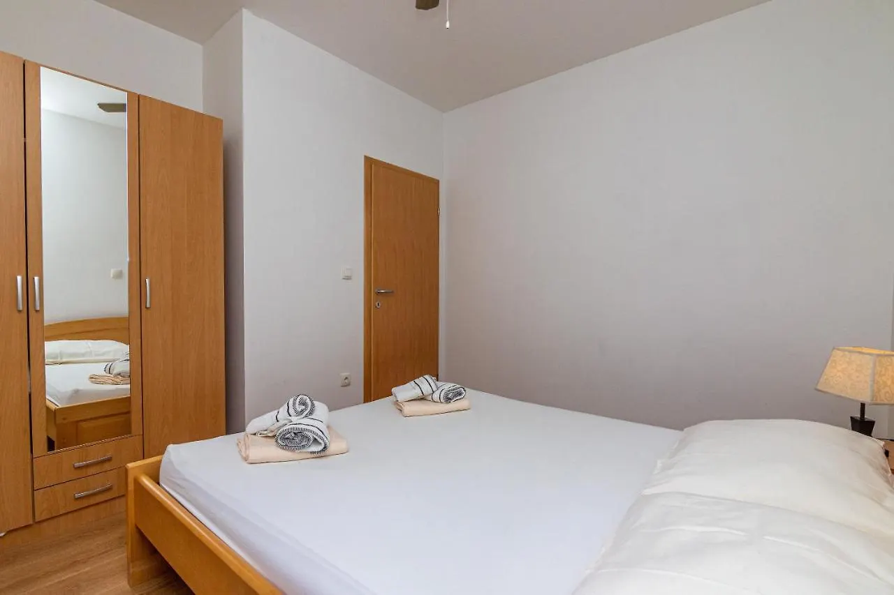 Apartments Janja Trogir Chorwacja