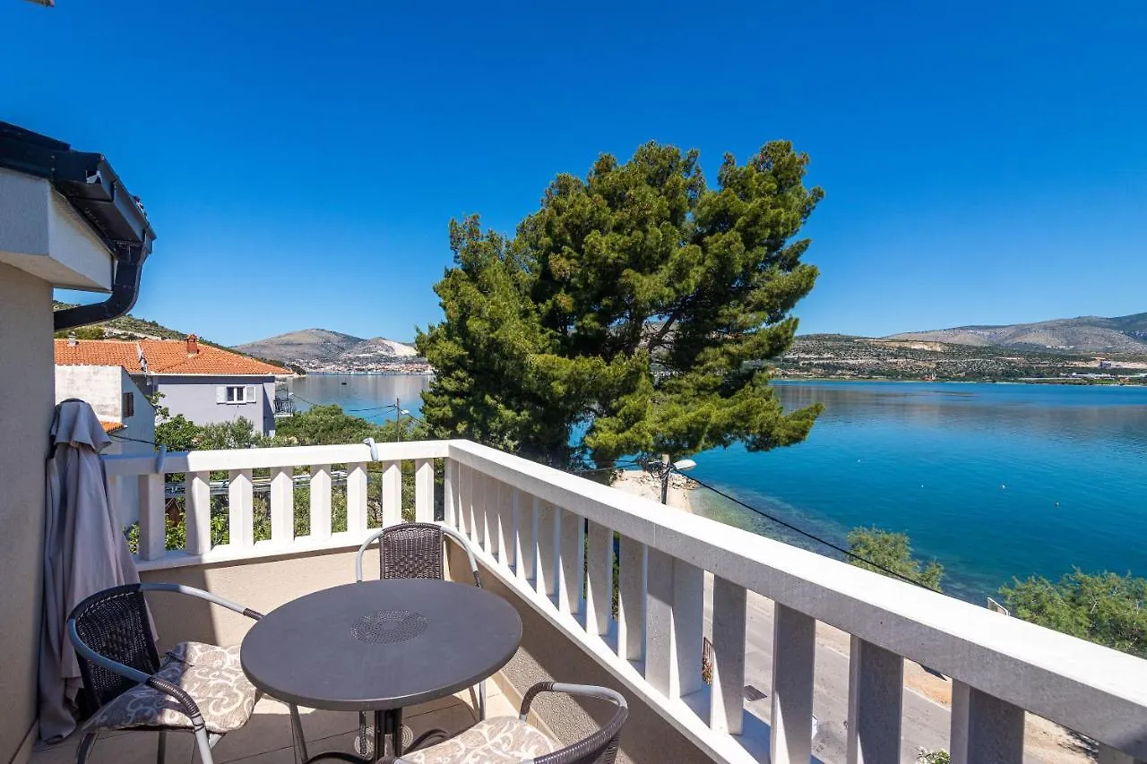 Apartments Janja Trogir