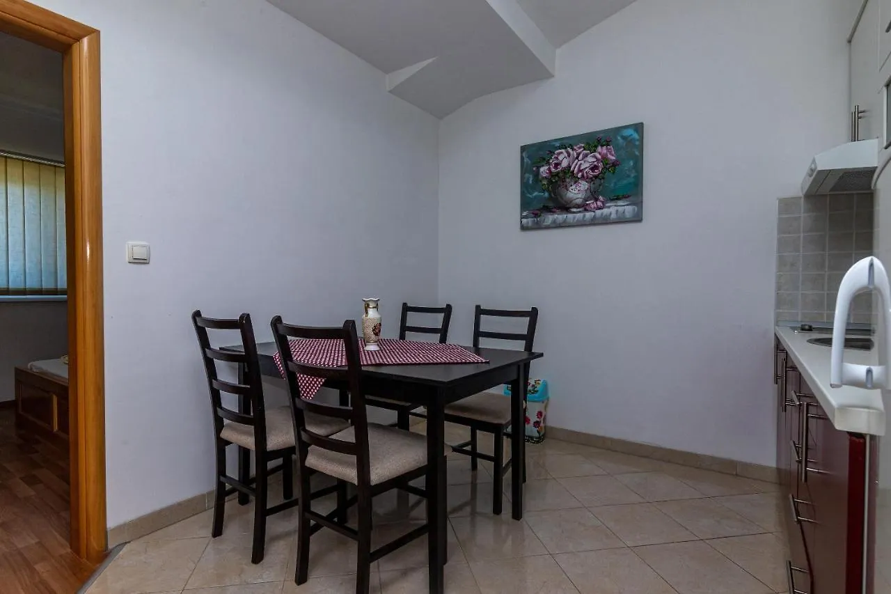 Apartments Janja Traù Croazia