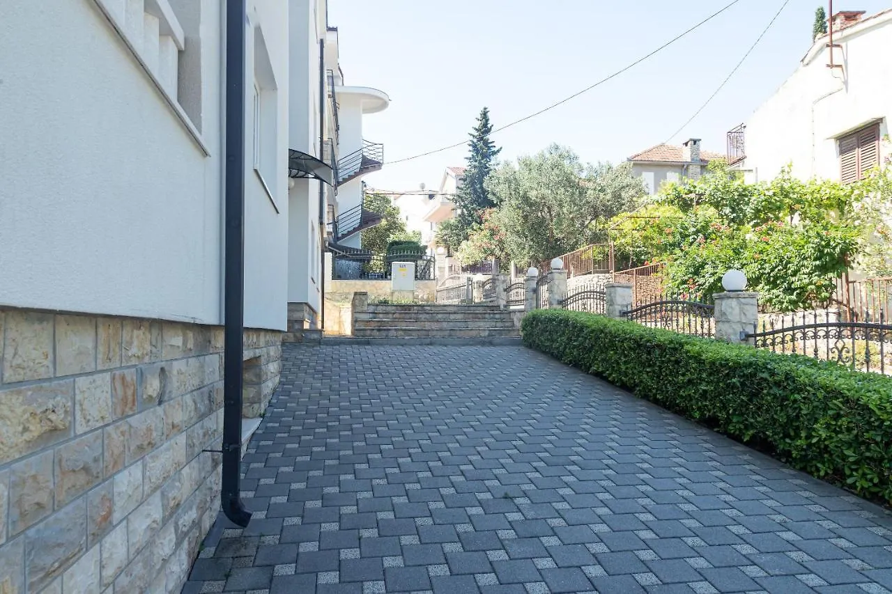 Apartments Janja Trogir 0*,