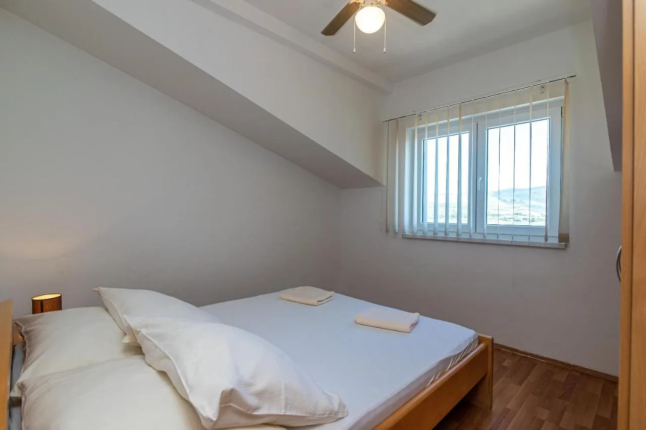 Apartments Janja Trogir