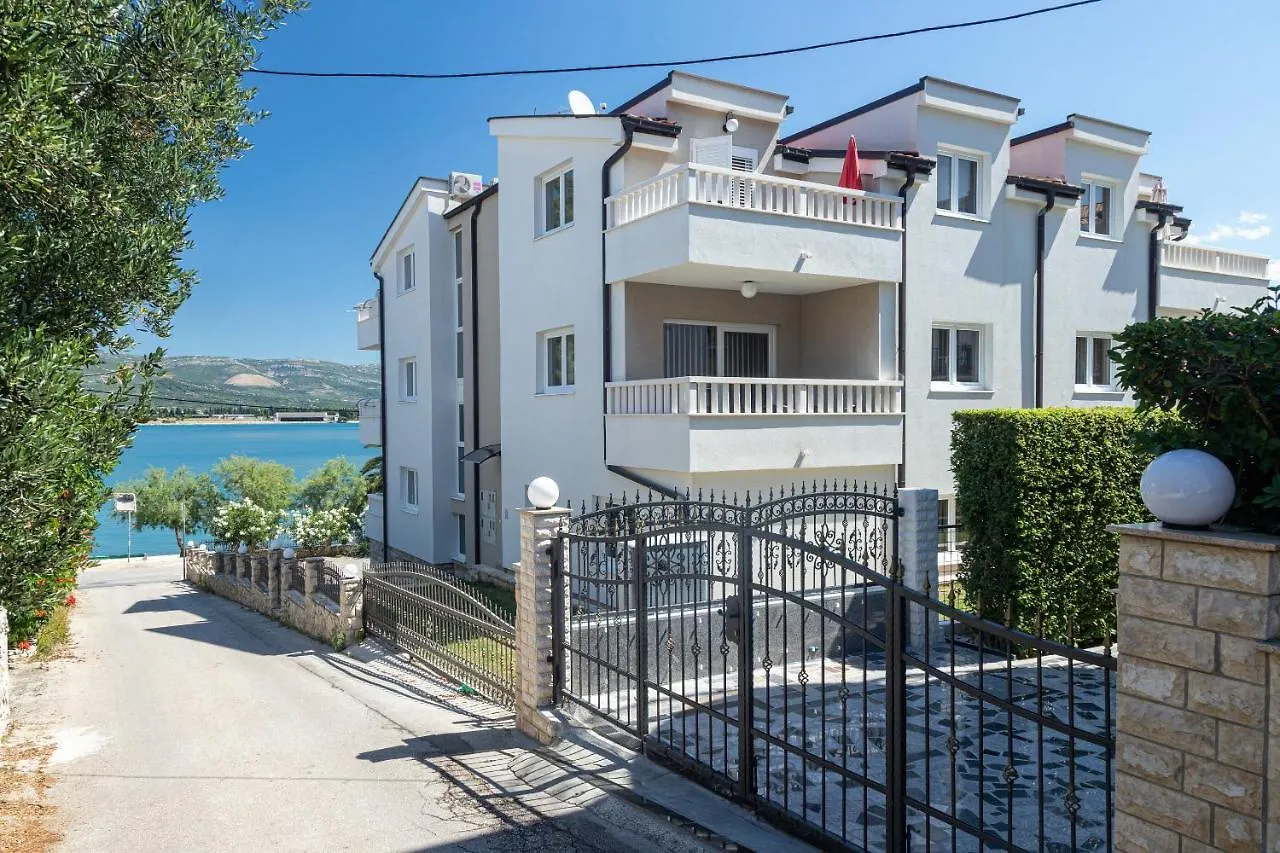 Apartments Janja Trogir